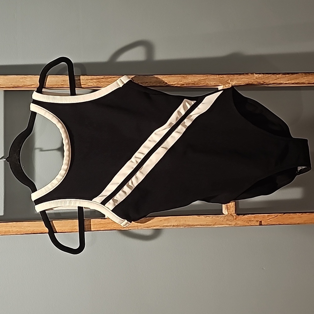 Vintage Mainstream Women's Black/White Sporty One-Piece Bathing Suit Swimwear
